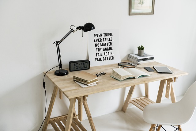 How to decorate bedroom in less budget