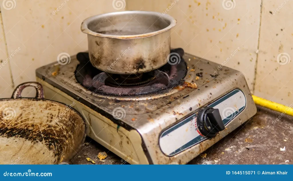 How to clean oil in kitchen